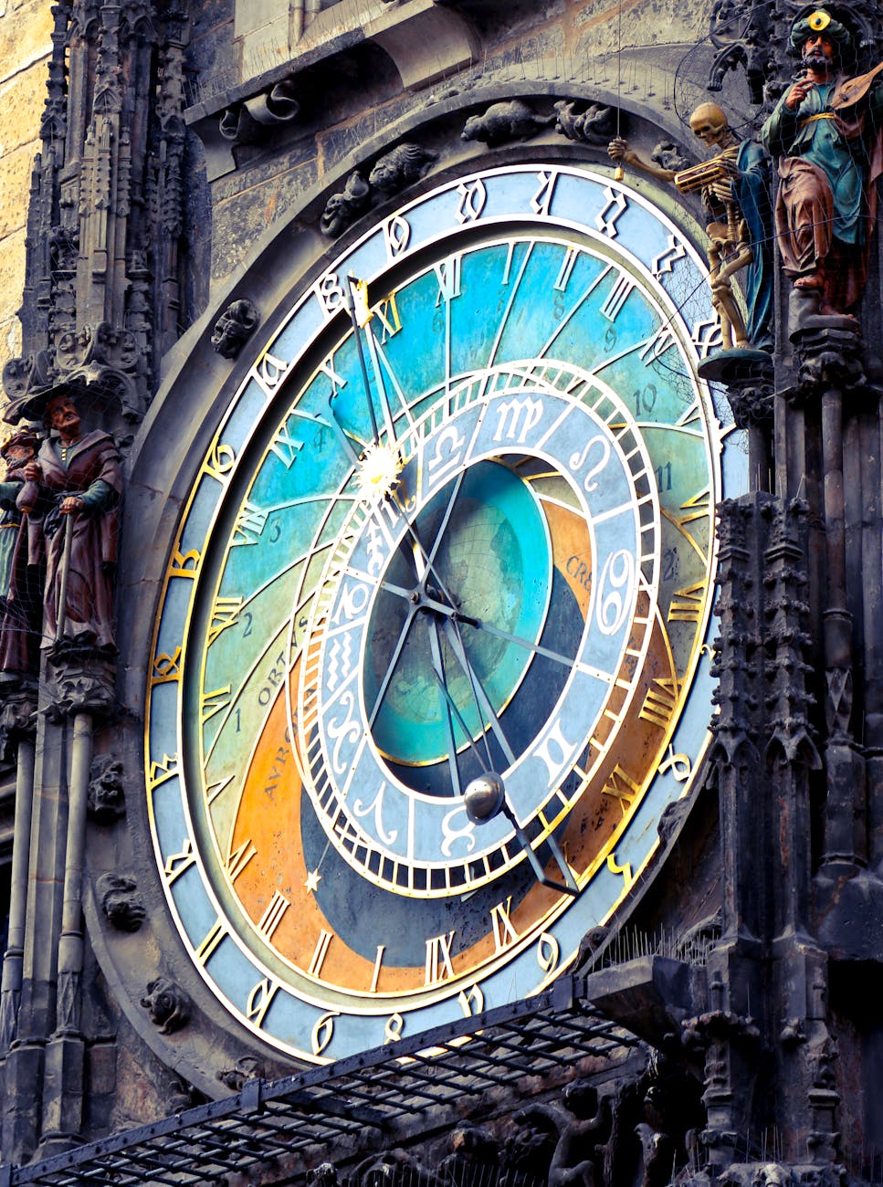 Short Story Saturday: Post #11 – “The Whispering Clock”